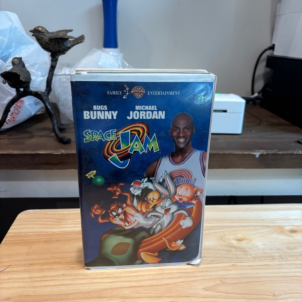 Space Jam VHS 1996 Michael Jordan Bugs Bunny Warner Bros Clamshell Case 16408